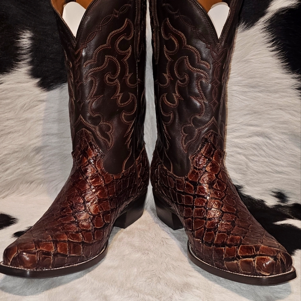 Sold!!! Rujo fish boots
